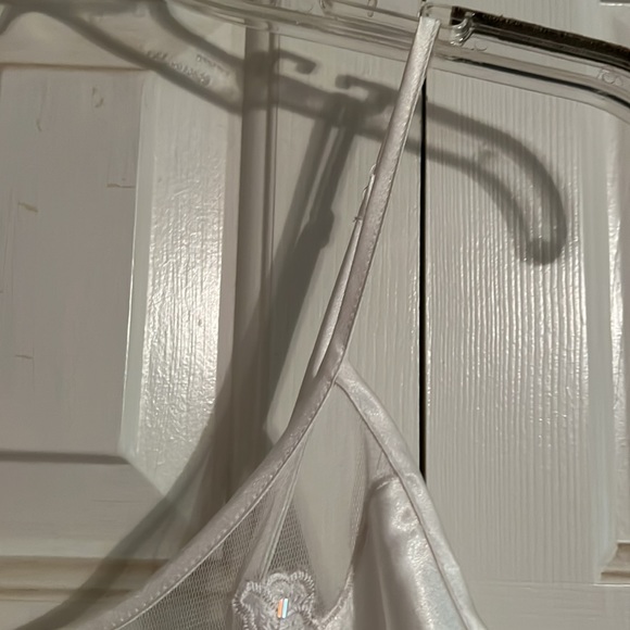 Vintage Seductive Wear by Cinema Exoile White Shear Satin Teddy. Size large. - Picture 3 of 10